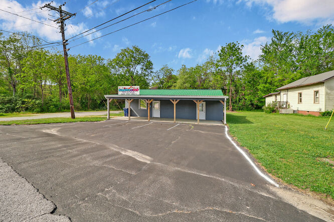 Pictures of Office property located at 1074 S. Main, Crossville, TN 38555 for sales - image #1