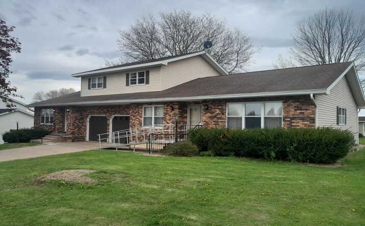 337 Alona Lane, Lancaster