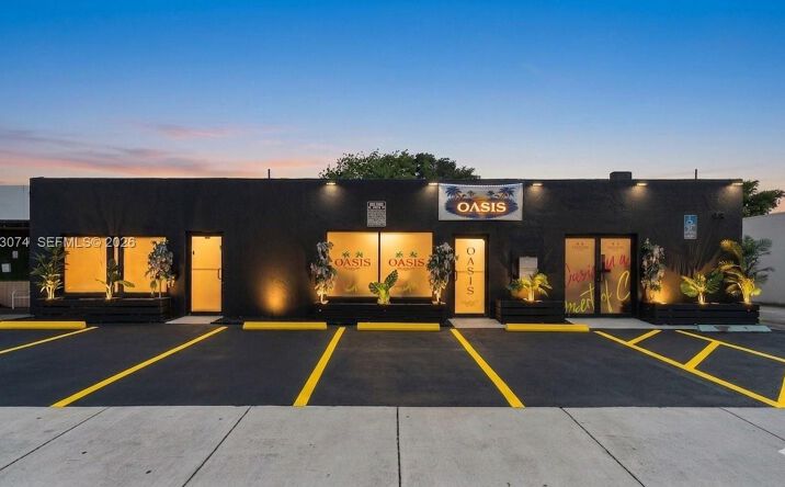 Pictures of Retail property located at 6546 Pembroke Rd, Miramar, FL 33023 for sales - image #1