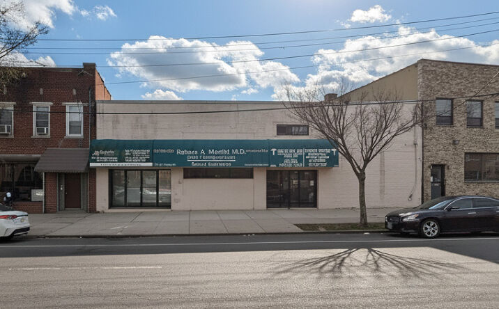 Pictures of Retail property located at 3146 East Tremont Avenue, New York City, NY 10461 for sales - image #1