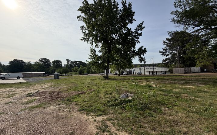 Pictures of Retail, Office, Land property located at 596 HWY 51, RIDGELAND, MS 39157-2592 for sales - image #1