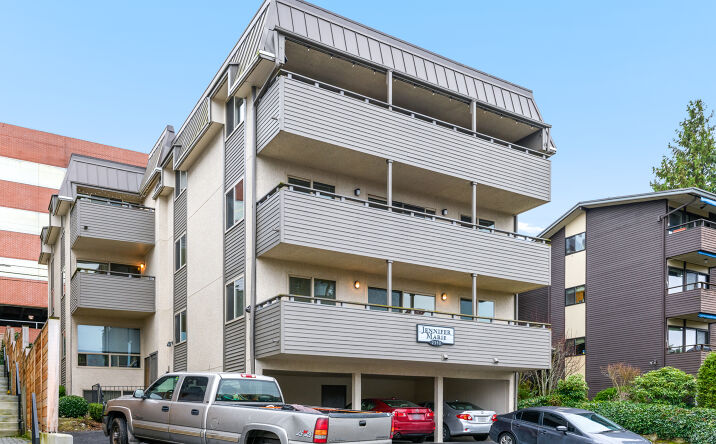 Pictures of Retail, Multifamily property located at 2318 Yale Avenue East, Seattle, WA 98102 for sales - image #1