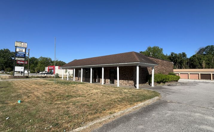 Pictures of Office, Self Storage property located at 408 S MAIN ST, BISHOPVILLE, SC 29010-1518 for sales - image #1