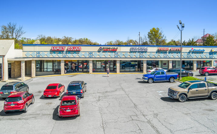 Pictures of Retail property located at 1575 S Market St, Elizabethtown, PA 17022 for sales - image #1