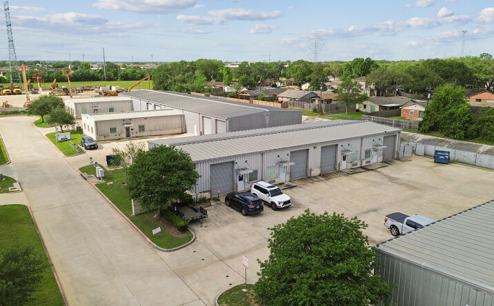 Pictures of Industrial property located at 1251 BUTLER RD, LEAGUE CITY, TX 77573-4873 for sales - image #1