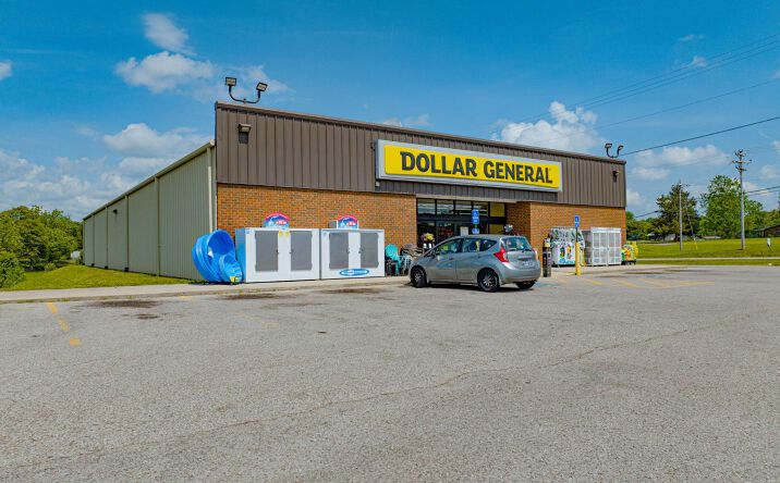 Pictures of Retail property located at 902 New Baldwin Rd, New Athens, IL 62264 for sales - image #1