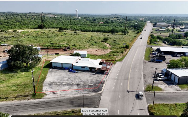 Pictures of Retail property located at 1301 BESSEMER AVE, LLANO, TX 78643-1017 for sales - image #1