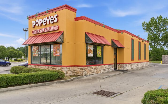 Pictures of Retail property located at 338 Leontyne Price Boulevard, Laurel, MS 39440 for sales - image #1