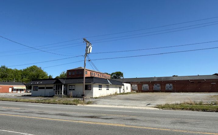 Pictures of Retail property located at 1569 NATIONAL HWY, THOMASVILLE, NC 27360-2321 for sales - image #1
