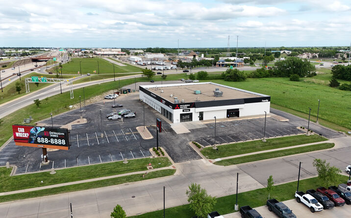 Pictures of Retail, Industrial property located at 9045 East Kellogg Drive, Wichita, KS 67207 for sales - image #1