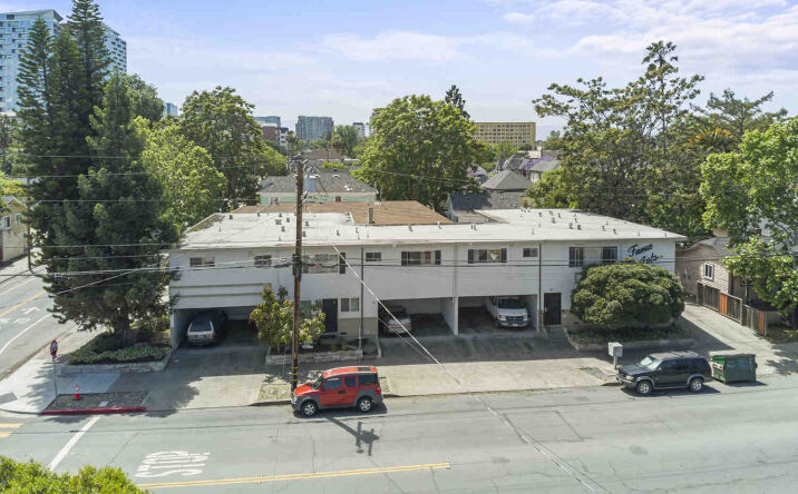 Pictures of Multifamily property located at 121 N 8th St, San Jose, CA 95112 for sales - image #1
