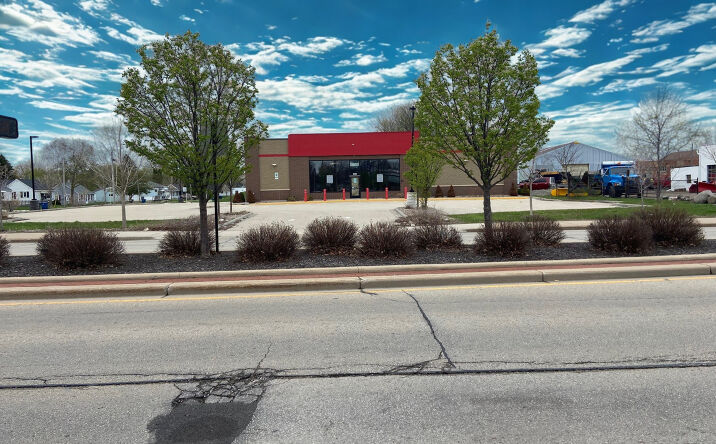 Pictures of Retail, Office property located at 2120 Jackson Street, Oshkosh, WI 54901 for sales - image #1