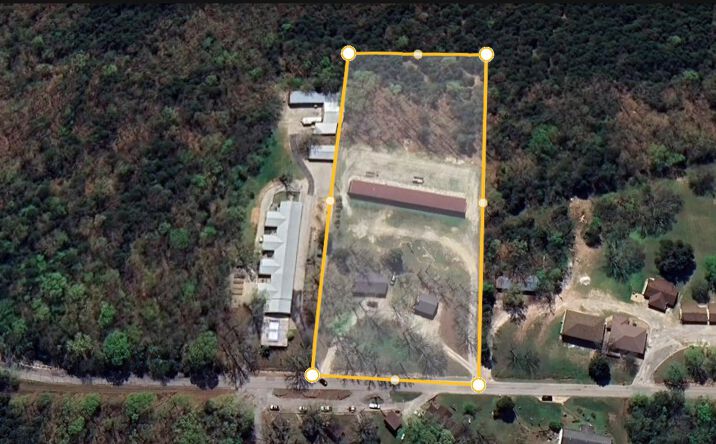 Pictures of Multifamily, Mixed Use, Self Storage property located at 462 CAMPBELL PT RD, SHELL KNOB, MO 65747-7111 for sales - image #1