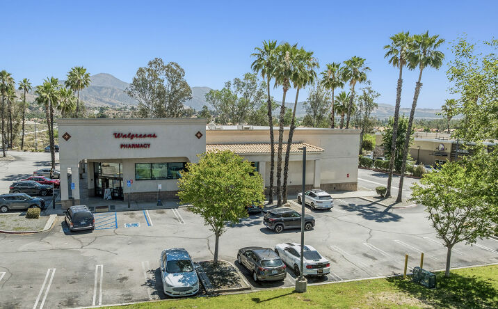 Pictures of Retail property located at 27951 BASELINE ST, HIGHLAND, CA 92346-3346 for sales - image #1