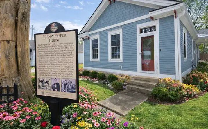 Pictures of Special Purpose, Hospitality, Mixed Use property located at 109 S Walnut Ave, La Grange, KY 40031 for sales - image #1