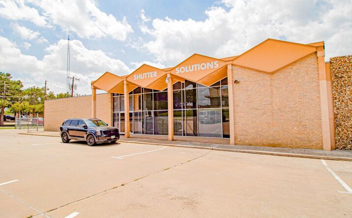 Pictures of Industrial property located at 11211 Gemini Lane, Dallas, TX 75229 for sales - image #1