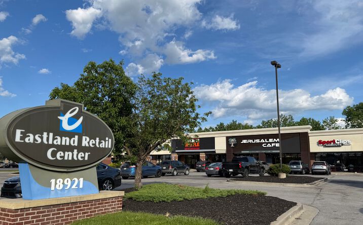 Pictures of Retail property located at 18921 E Valley View Pkwy, Independence, MO 64055-7029 for sales - image #1