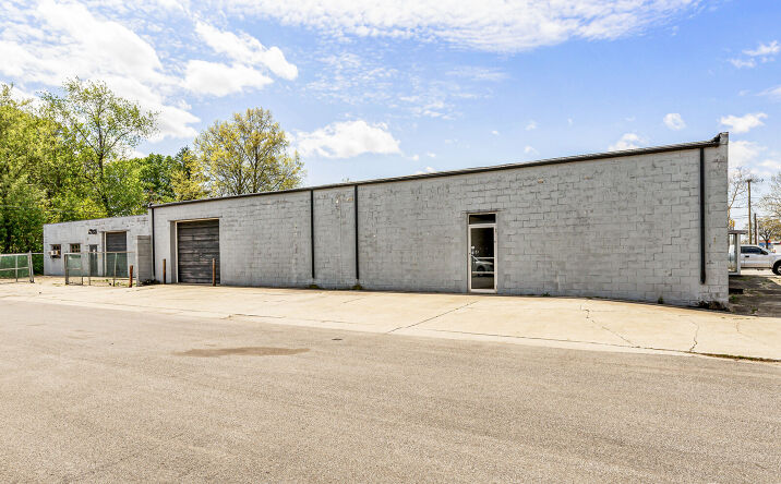 Pictures of Industrial property located at 1505 W BEARDSLEY AVE, ELKHART, IN 46514-1826 for sales - image #1