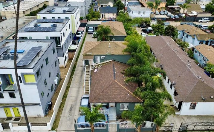 Pictures of Multifamily property located at 840 W 81st, LA, CA 90044 for sales - image #1