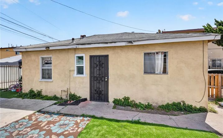 Pictures of Multifamily property located at 209 W 89th, Los Angeles, CA 90003 for sales - image #1
