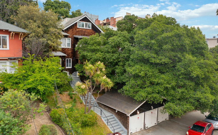 Pictures of Multifamily property located at 260 PARK VIEW TER, OAKLAND, CA 94610-4529 for sales - image #1
