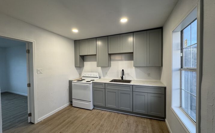 Pictures of Multifamily property located at 4831 Gulf Freeway, Houston, TX 77023-4511, 4835 Gulf Freeway, Houston, TX 77023, 4839 Gulf Freeway, Houston, TX 77023 for sales - image #1
