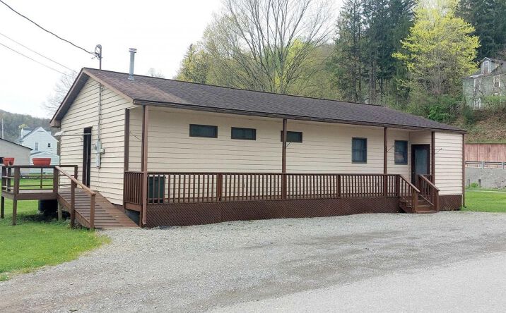 Pictures of Retail, Office, Mixed Use property located at 104 Kohler St, Parsons, WV 26287 for sales - image #1