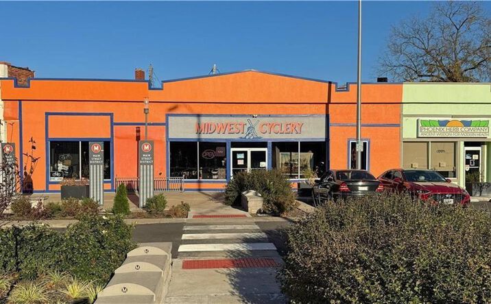 Pictures of Retail, Land property located at 3951-3957 Main Street, Kansas City, MO 64111 for sales - image #1