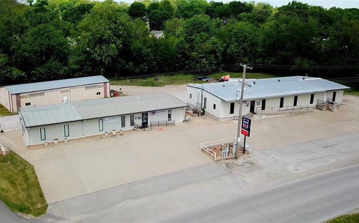 Pictures of Office property located at 305 N Mason Street, Carrollton, MO 64633 for sales - image #1