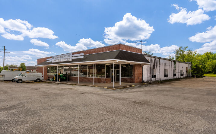 Pictures of Industrial property located at 745B Sunset Avenue, Duquoin, IL 62832 for sales - image #1