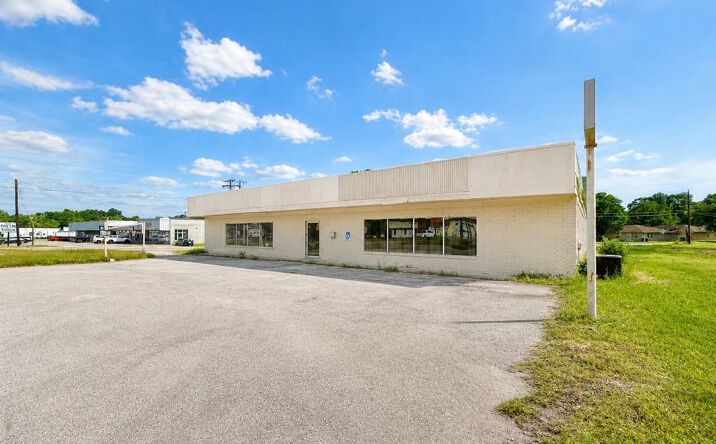Pictures of Special Purpose property located at 310 E Denman Avenue, Lufkin, TX 75901 for sales - image #1