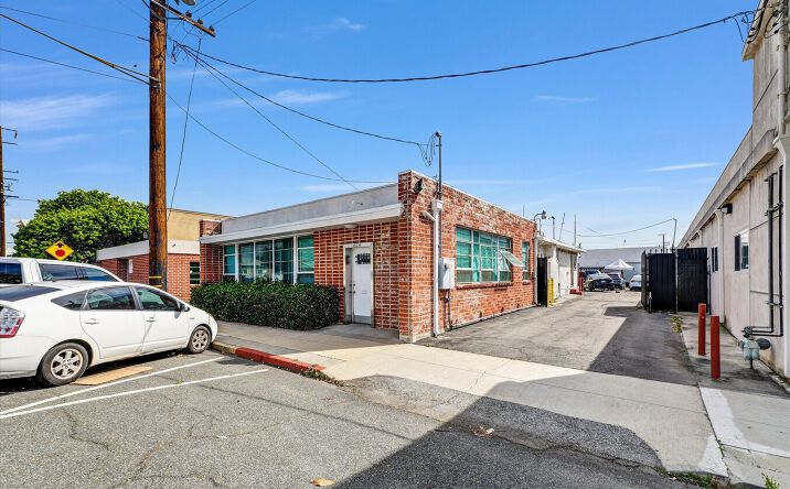 Pictures of Office, Industrial property located at 624 Palm Ave, Alhambra, CA 91803 for sales - image #1