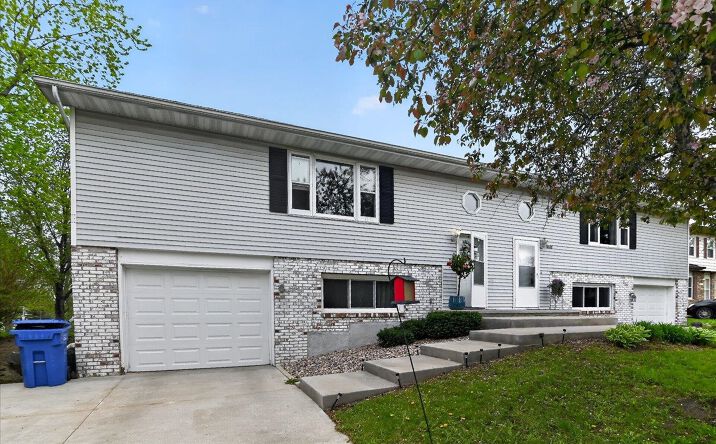 Pictures of Multifamily property located at 2660-2658 Chesapeake Drive, Fitchburg, WI 53719 for sales - image #1