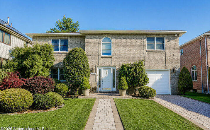 Pictures of Multifamily property located at 4816 Hylan Boulevard, Staten Island, NY 10312 for sales - image #1