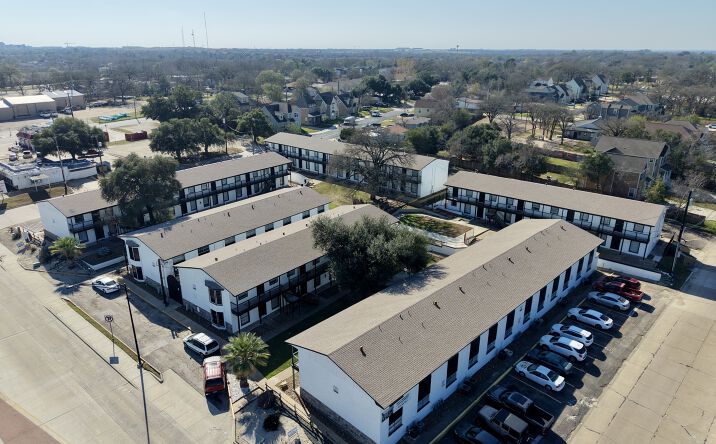 Pictures of Multifamily property located at 3300 S COLLEGE AVE, BRYAN, TX 77801-3372 for sales - image #1