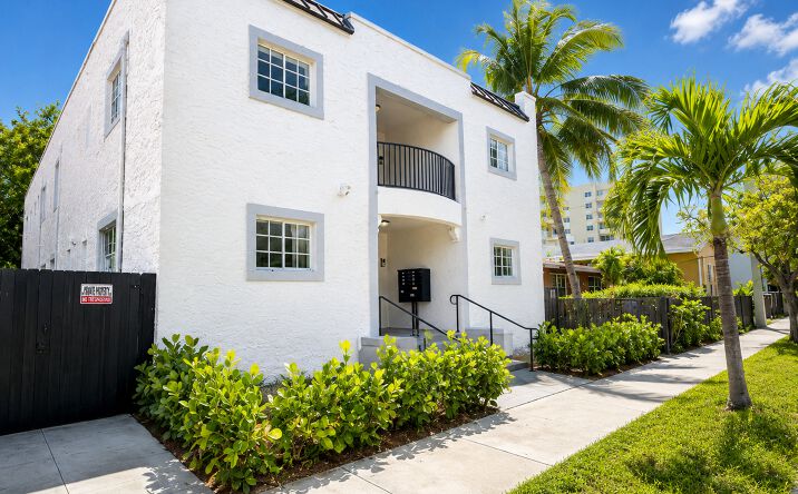 Pictures of Multifamily property located at 1132 NW 3rd St, Miami, FL 33128 for sales - image #1