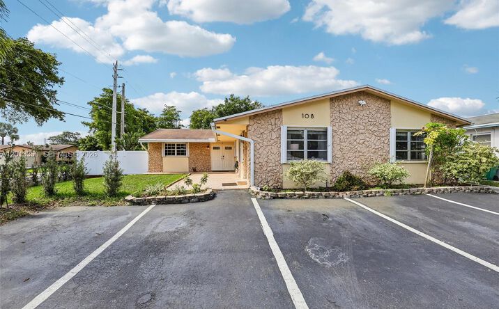 Pictures of Multifamily property located at 108 SE 4th Ter, Dania Beach, FL 33004 for sales - image #1