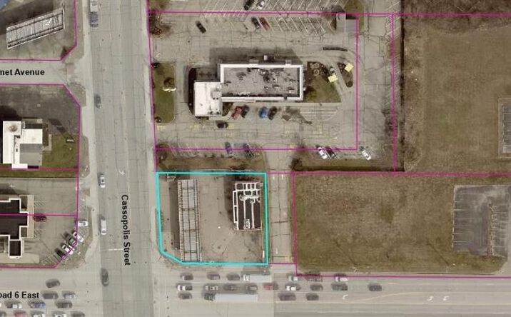 Pictures of Retail property located at 2800 Cassopolis Street, Elkhart, IN 46514 for sales - image #1