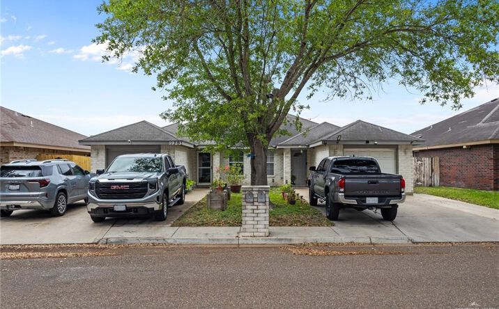 1923 N La Cantera Street, Edinburg