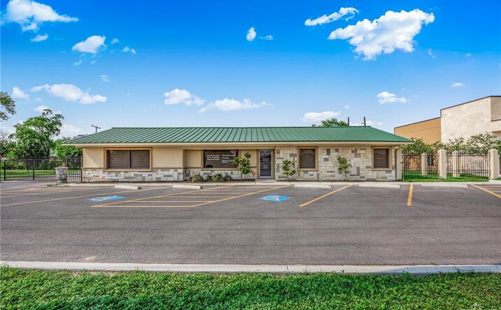 Pictures of Office property located at 110 Pecan Boulevard, McAllen, TX 78501 for sales - image #1