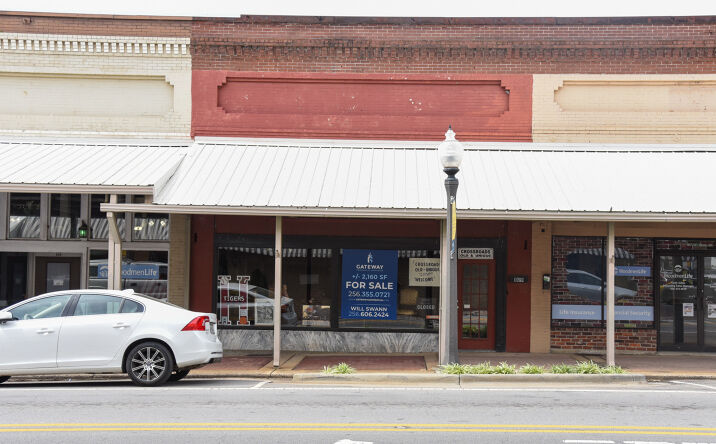 Pictures of Retail, Office property located at 109 Main St W, Hartselle, AL 35640 for sales - image #1
