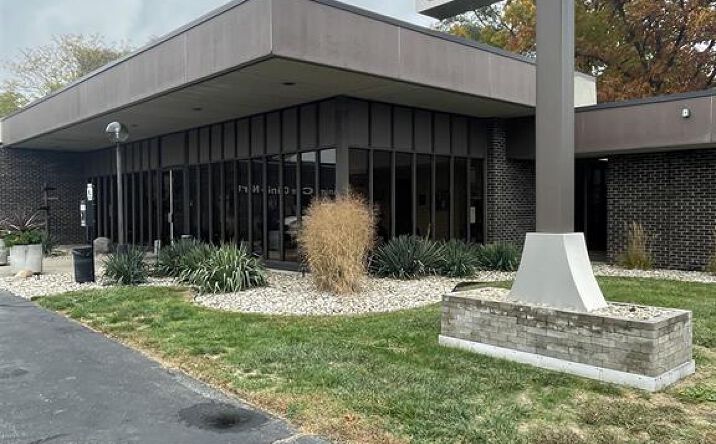 Pictures of Retail property located at 516 County Road 6, Elkhart, IN 46514 for sales - image #1