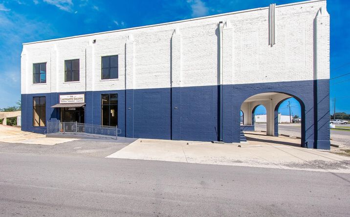 Pictures of Retail, Office, Hospitality, Mixed Use property located at 700 Saint Patrick St, Thibodaux, LA 70301 for sales - image #1