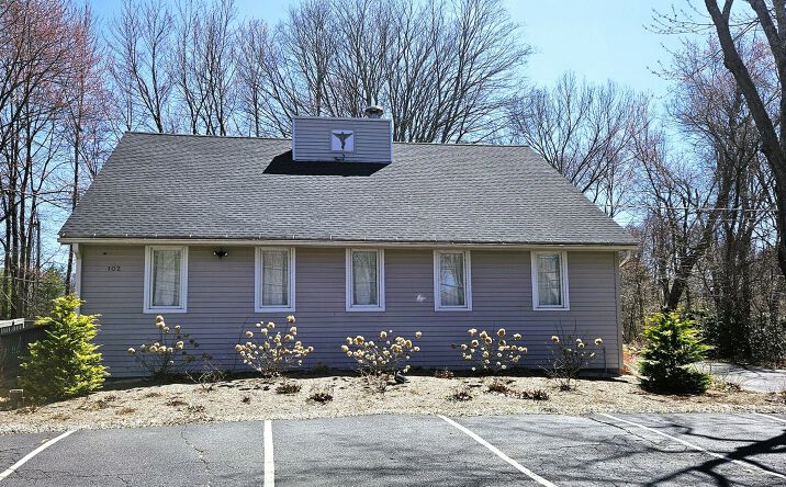 Pictures of Office property located at 102 Hopmeadow Street, Simsbury, CT 06089 for sales - image #1