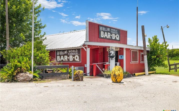 Pictures of Retail, Hospitality property located at 9913 U.S. 59, Fannin, TX 77960 for sales - image #1