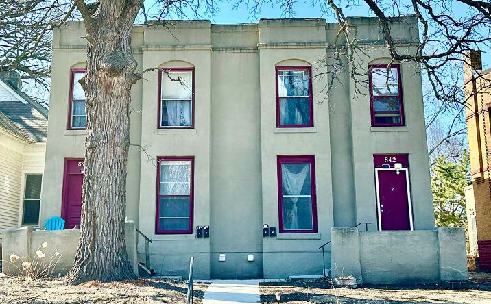 Pictures of Multifamily property located at 842 16th Street, Des Moines, IA 75110-7830 for sales - image #1