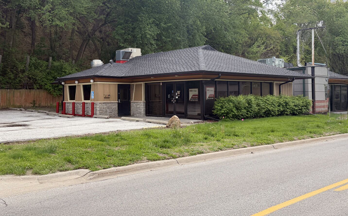 Pictures of Retail property located at 1235 E Pierce Street, Council Bluffs, IA 51503 for sales - image #1