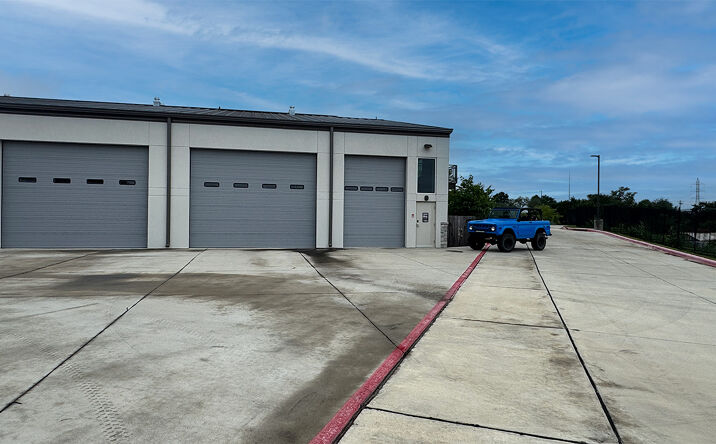 Pictures of Retail property located at 1009 FM 620 N Unit 316, Lakeway, TX 78734 for sales - image #1