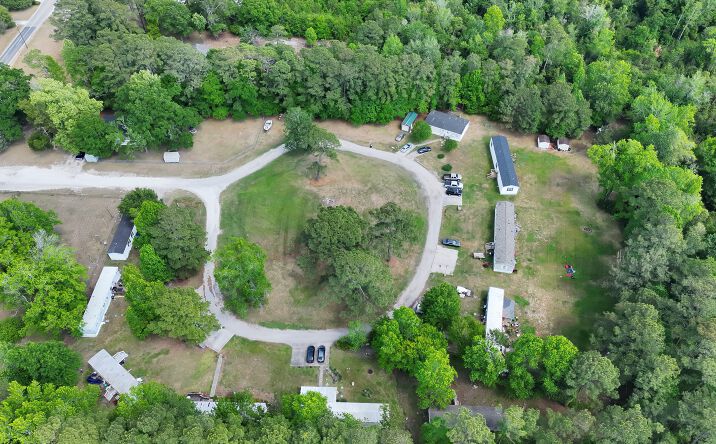 Pictures of Mobile Home Park property located at 417 MASONTOWN RD, NEWPORT, NC 28570-7000 for sales - image #1
