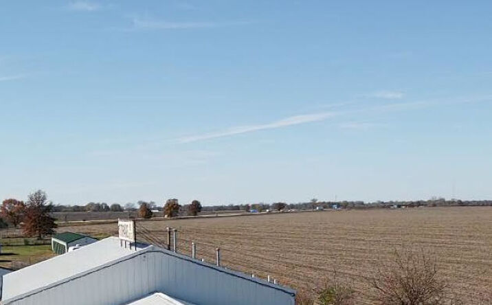 Pictures of Industrial property located at 1438 Knox Hwy 9, Galesburg, IL 61401-8301 for sales - image #1